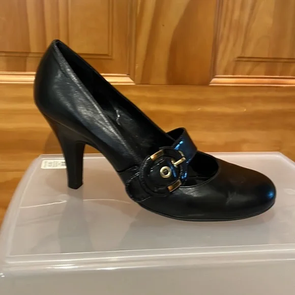 Antonio Melani Heels - Picture 2 of 8